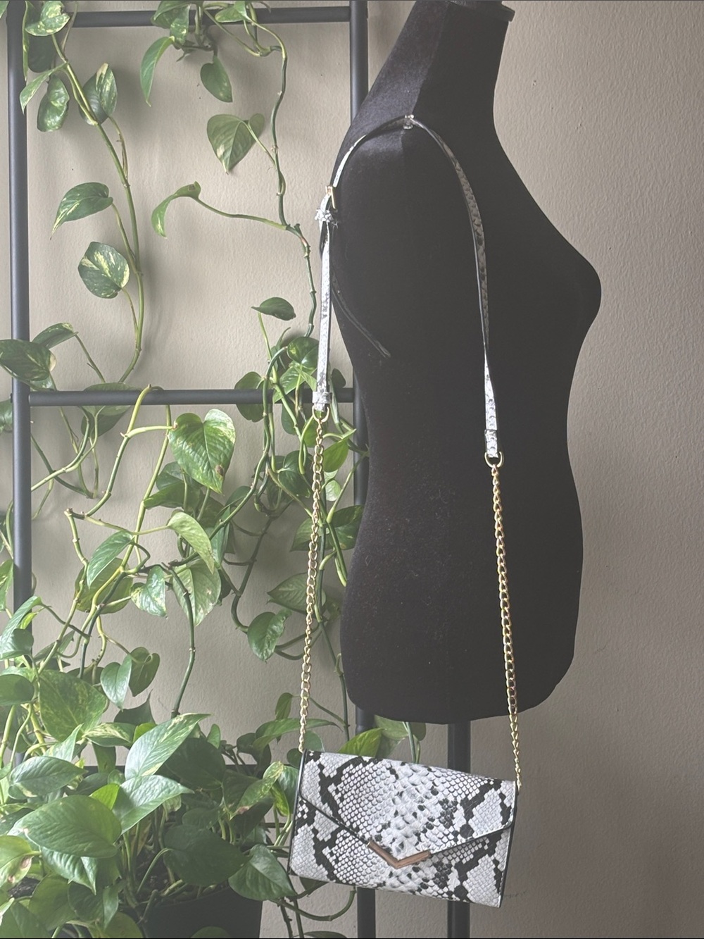 White & Black Snake-Print Crossbody Bag with Gold Chain